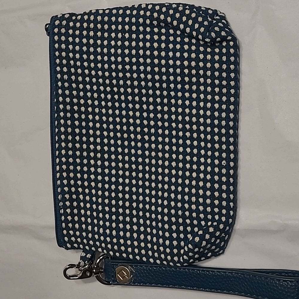 NWOT Thirty-One Stylish Teal and White Mini Wristler